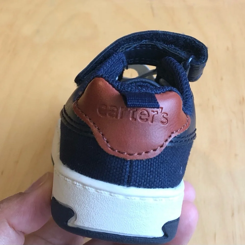 Carter’s Leather Low Top Sneakers Baby Size 5.